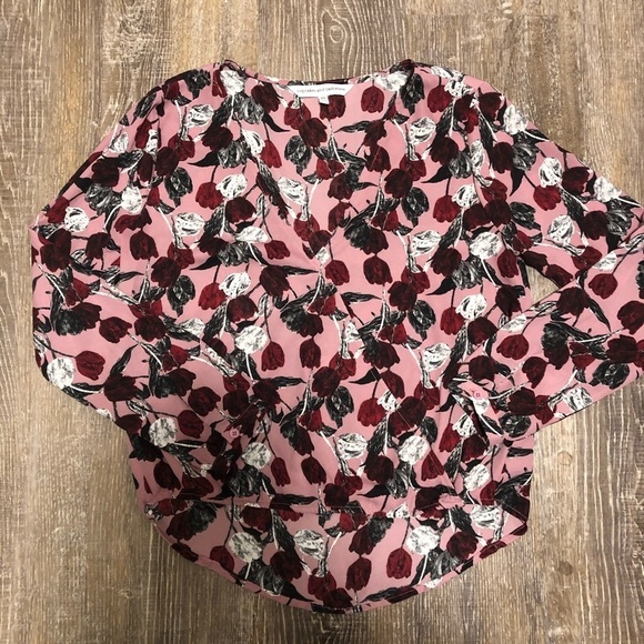 Cupcakes and Cashmere Revolve Floral Surplice Top - Picture 1 of 5